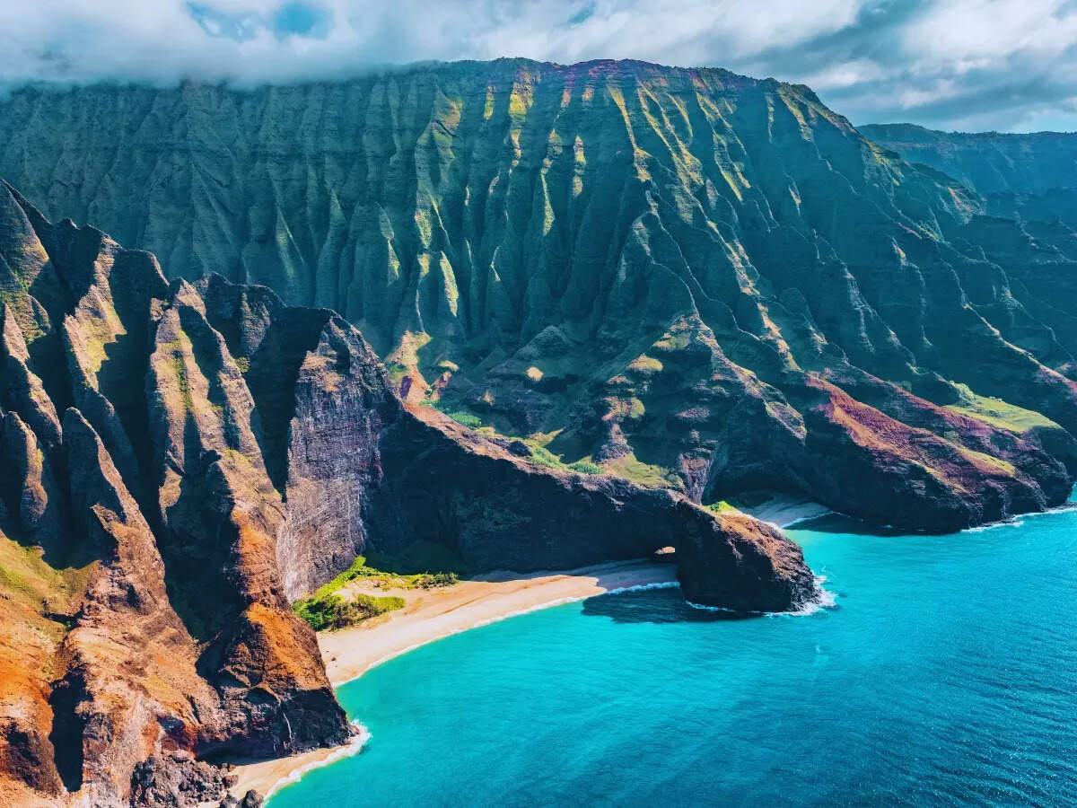 Helicopter tours Over Maui and the Big Island Helicopter tours Over Maui and the Big Island