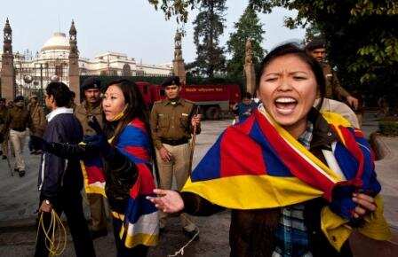 Tibetans protest India-China border talks
