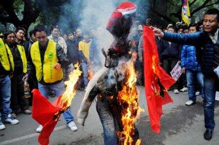 Tibetans protest India-China border talks