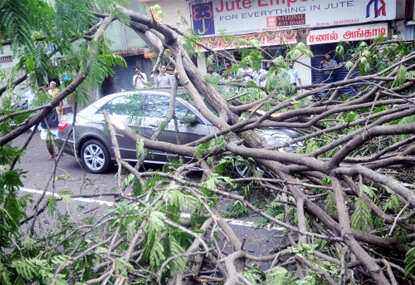 Cyclone Nilam hits TN, Andhra