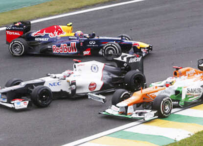 Vettel wins third successive F1 World title