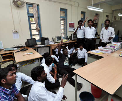 Protest against Sri Lankan president's India visit