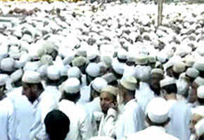 18 killed, several injured in stampede in Mumbai