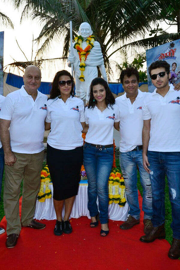 Celebs @ Cleanliness drive
