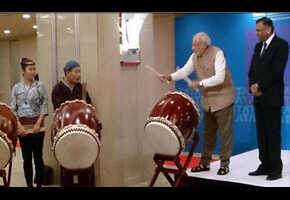 PM Modi shows his musical talent in Japan