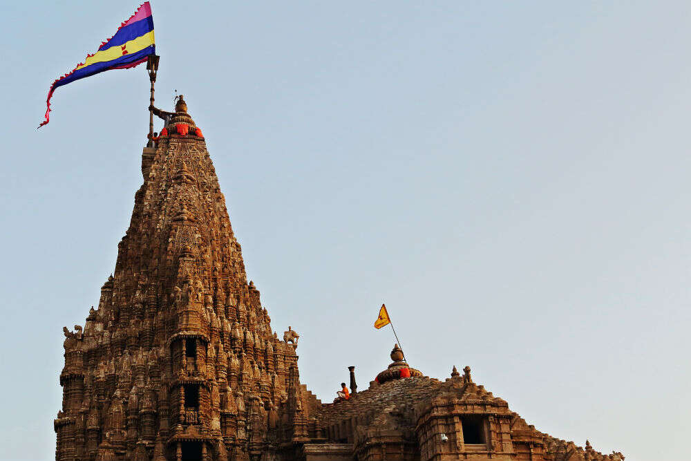 N-GJ-126_Dwarkadhish_Temple_Dwarka_Flag_Hoisting