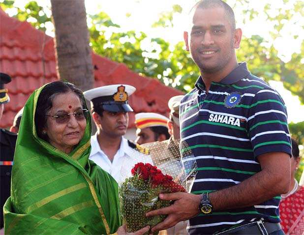 Captain cool Dhoni goes bald