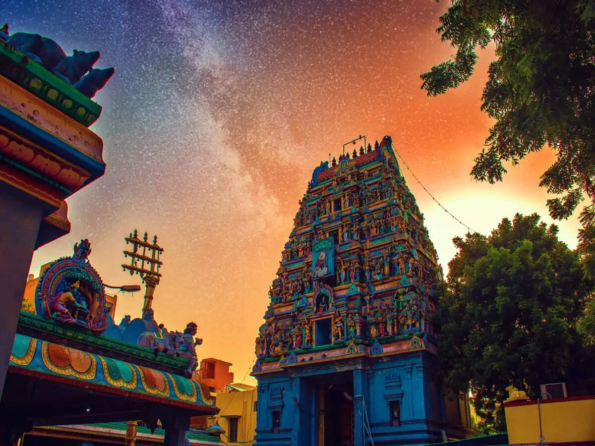 Sikkal Singara Velar Temple facade