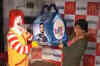 Shah Rukh woos kids to promote 'RA.One' 