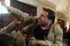 Iraqi reporter hailed as 'hero'