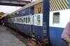 Dacoits loot train in Bihar