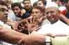 Delhi Police detain Anna Hazare in Mayur Vihar