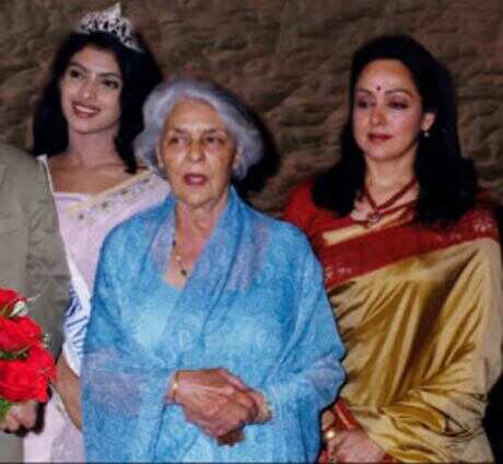 Rajmata Gayatri Devi of Jaipur dies at 90