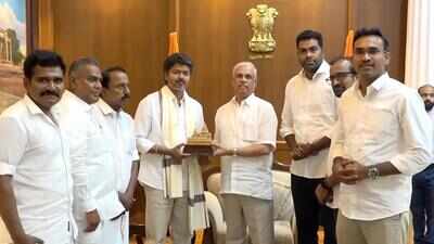 The Greenways Road standoff: Will AIADMK support TVK chief Vijay?