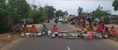 Angul villagers block NH over potable water plaints